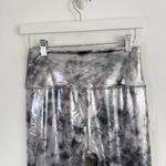 Beyond Yoga  High Waisted Midi Leggings Foil Tye Dye Silver NEW Womens Medium Photo 2