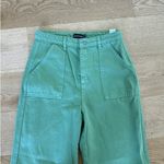 Pretty Little Thing - Cargo Pocket Baggy Wide Leg Jeans in Green Photo 1