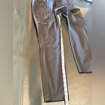 Athleta Headlands Hybrid Cargo Mid Rise Hiking Leggings Size 10 Photo 10