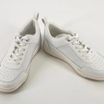 Stylish White Sneakers Photo 1