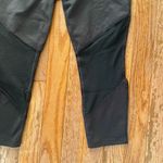 SO black capri athletic leggings Photo 2