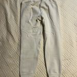 Lululemon Loungeful Joggers Photo 3