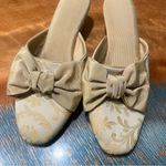 Olivia Rose Tal Jacquard Floral fabric Bow Kitten heel slippers leather Tan Size 6 Photo 1