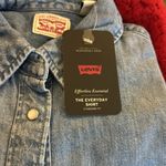 Levi's New  Premium the everyday shirt 
ICONIC WESTERN DENIM SHIRT‎ Photo 5