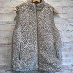 Thread and Supply Sherpa Vest Zip up pockets oatmeal collared neckline Medium Photo 0
