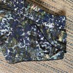 Lululemon  Water: Surf Short in Floral Sport White Multi Black Reversible Size 6 Photo 8