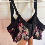 Torrid Active black floral sports bra size 42DDD Photo 8