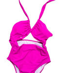 Vibrant Pink Cut Photo 0