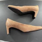 Vaneli Womnes Leather‎ Pumps Reptile Print Classic Heel Shoes 9.5M Tan Size 9.5 Photo 6