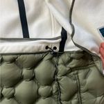 UAS Under Armour Sportswear
Colorblock Quilted Technical Parka
Jacket Sz M White Size M Photo 13