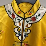 🚫SOLD🚫Vintage Gold Hand Embroidered Silky Kimono with Flower Frog Buttons Size M Photo 2