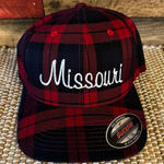 Red And Black‎ Plaid Missouri Hat Photo 0