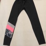 Gap  fit black with design leggings Photo 3