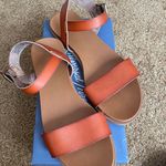 Universal Threads Sandals Photo 0