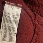 Old Navy  Burgundy Sherpa Fleece Crewneck Sweatshirt Women’s Size Medium Photo 3