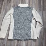 The North Face  Gray and Cream Zip-Up Jacket Size Medium Photo 9
