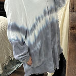 Fantastic Fawn  Women's Blue & White ombré Button-Up Top size medium oversized w Photo 0