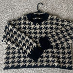 Max Studio Black and Tan Sweater Photo 1