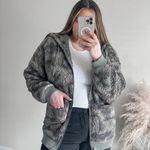 American Eagle camo Sherpa zip up jacket Photo 0