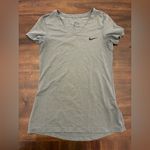 Nike  Top Women’s Medium Short Sleeve Shirt Gray Dri-Fit Workout Athletic Photo 0
