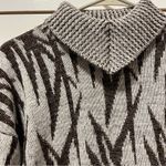 Vintage White & Brown Pattern Sweater Size M Photo 3