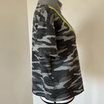 Flirtitude  Active top in a size small Photo 4