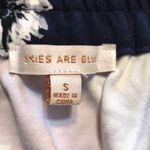 Skies Are Blue  Scalloped Hem & pockets Navy Floral Skirt size small Photo 7