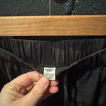 Old Navy Women’s Green Camouflage Cargo Athletic Pants Photo 3