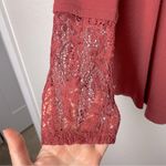 Knox Rose Women's Brick Red Ribbed Long Sleeve Tee with Lace Sleeve Size L Photo 4