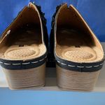 NWT GC Shoes
Women's Krista Perforated Flower Wedge
Mules Black Size 6.5 Photo 10