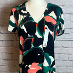 Nine West  Women S Black Emerald Floral Short Sleeve V-Neck Tee Chiccore Artcore Photo 0