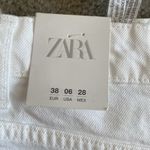 ZARA  Women’s Hi-Rise Jean Shorts - Size: 6 (USA), Color: White Photo 2