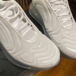 Nike 2019 Air Max 720 'Metallic Platinum' Photo 4