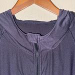 Black performance hoodie with zipped pockets Size undefined Photo 3