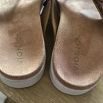 Vionic  Uptown Marin Sandal, Size 8, NWOT display tried on. Photo 7