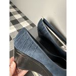 New Size 8 M Kate Ann Leah Mid Wedge Pump Comfort Shoe Pleated Suede Blue Photo 3