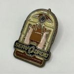 Star Wars Serv-O-Droid Galaxy’s Edge Pin Photo 1