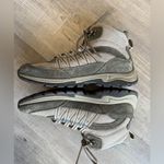 Timberland  Women’s Sz 9 Hiking Boots Photo 3