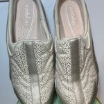 Easy Spirit Women's comfortable shoes. Size 8. $35. Photo 1