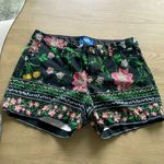 Old Navy  floral 3.5” everyday shorts sz 4 EUC Photo 0
