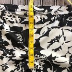 Capri dress pants Size Medium Black Photo 5