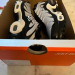 Nike Air Max Plus GS ‘Black Metallic Silver’ Photo 3