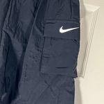 Nike Women’s Loose Fit High Rise Black Cargo Performance Shorts Size XS Photo 3