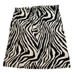 Pretty Little Thing Zebra print basic mini skirt Photo 1