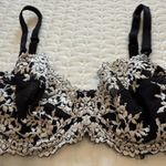 Wacoal  34B Embrace Lace Black & White Floral Bra Underwire Unlined 65191 Photo 1