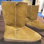 NWOT Women’s Tan Waterproof Suede Boots Size:8 Photo 1