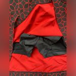 Greg Norman women’s red ring graphic print athletic golf skirt, size 10 Photo 2