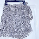 Mittoshop  boho shorts ruffle hem size small Photo 1