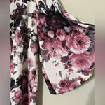 Sew in Love women’s size small short split sleeve floral print dressy casual Gray Photo 1