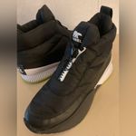 Sorel women waterproof canvas black Out N About III sneaker boots size 8.5 Photo 1